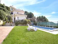 Villa in Lloret de Mar with Private Pool - Villaer