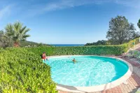 Tourist resort Villaggio Colombo, Andora - piscina
