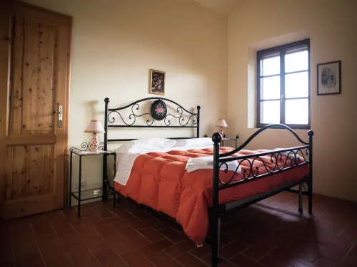 Farmhouse in Paciano near Monte Pausillo Park