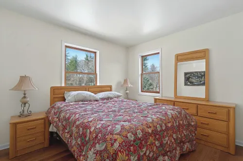 Spacious 5-bedroom house with in ground pool, pool house. 2 full kitchens.