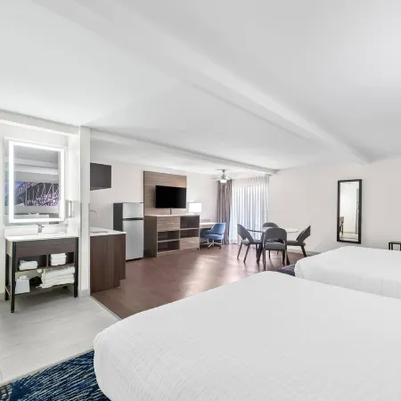 Clarion Pointe