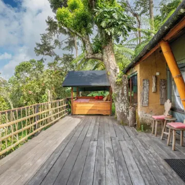 Sang Giri Mountain Tent Resort by Puri Signatures Отели рядом с достопримечательностью «Храм Батукару»