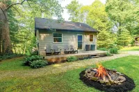 2Q Cabin near Leesville Lake ~Pets welcome~ 캐럴 카운티 호텔