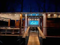 Family & Pet Friendly Treehouse with Amazing Views