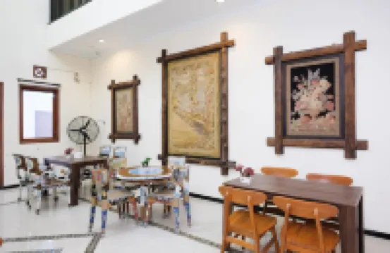 Urbanview Hotel Griya Surya Malang by RedDoorz