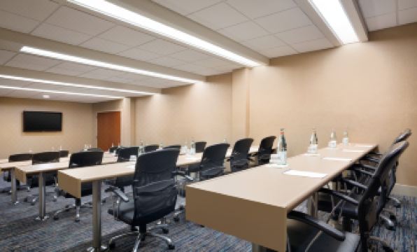 Embassy Suites by Hilton San Antonio Airport