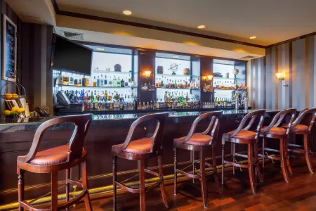 Omni New Haven Hotel at Yale Отели рядом с достопримечательностью «Арт-галерея Йельского университета»