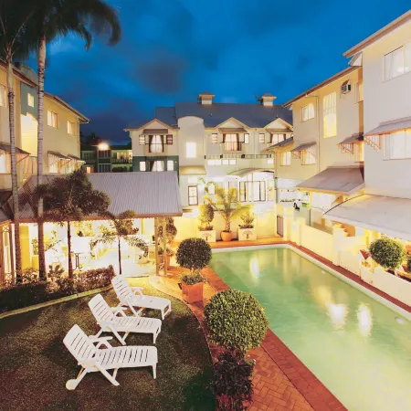 Cairns Queens Court