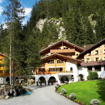 Waldhotel Doldenhorn