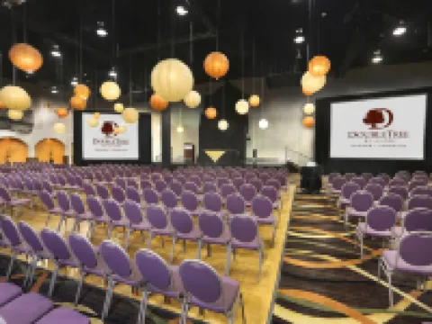 ダブルツリー バイ ヒルトン デンバー - ソーントン ソーントンのホテル