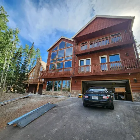 Amazing 7 Bedroom Ski In/Ski Out Cabin @ Brian Head Resort