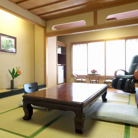Yuraku Hotel