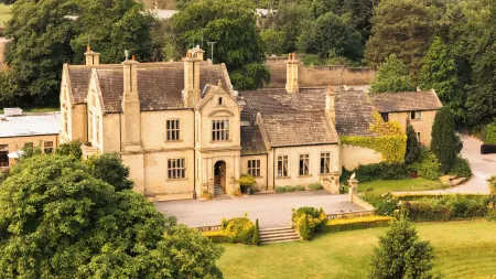 Bagden Hall Hotel Отели в г. Хаддерсфилд