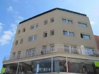 Hostal Athenas Hotels in Badalona