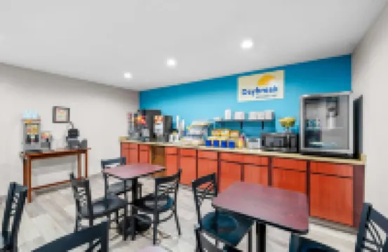 Days Inn by Wyndham Brunswick Bath Area