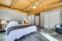 Riverfront Montana Log Cabin w/ Mountain Views! - parking