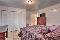 Expansive Getaway ~ 2 Miles to Mendenhall Glacier! - balcon
