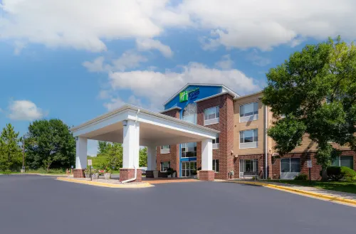 Holiday Inn Express & Suites CHANHASSEN by IHG - Gym