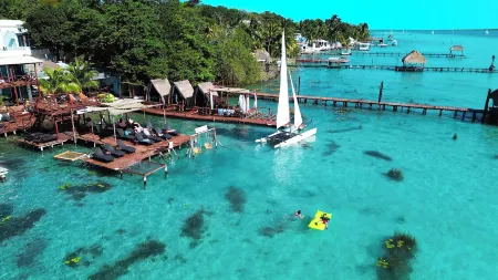 El Búho Bacalar Eco-Cabañas Hostal