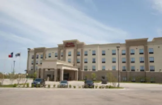Hampton Inn & Suites by Hilton Dallas I-30 Cockrell Hill Hotels near Kessler Theater