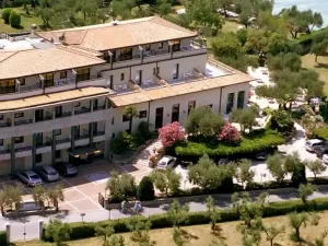 호텔 이데알 시르미오네