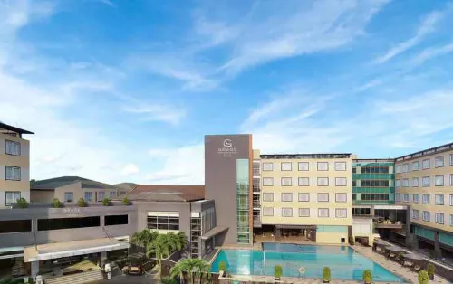 Grage Grand Business Hotel Cirebon - parkir