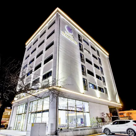 HOTEL DIAMOND Отели рядом с достопримечательностью «Набережная Вольмидо»