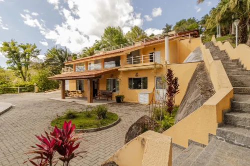 帶景觀、泳池和美食區的鄉村別墅(Casa de Campo com Vista Piscina e rea Gourmet) 雅卡雷伊住宿飯店