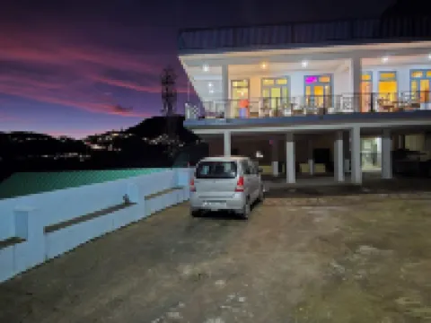 Aangan Royal Stay - Your Mountain Home in Dharamshala