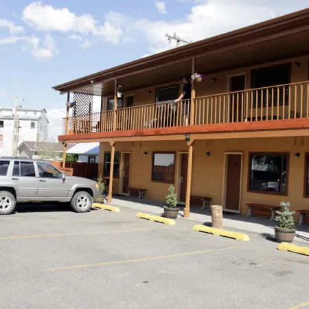 Country Motor Inn