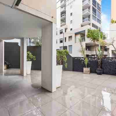 Comfy 2-Bed with Pool and Secure Parking Others