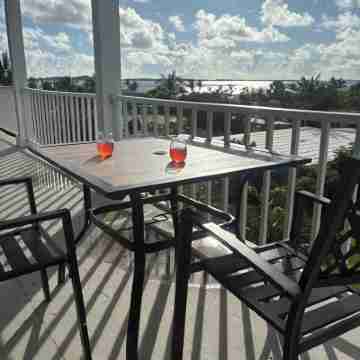 Come see the View at the Sea-View Others