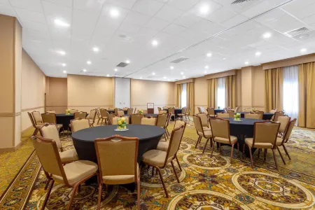 Hawthorn Extended Stay by Wyndham West Palm Beach