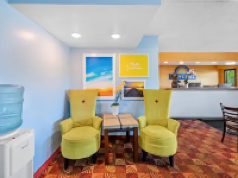 Days Inn by Wyndham Independence Hotels in Independence