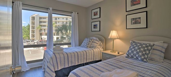Pawleys Island Condo Retreat w/ Beach Access! Hoteles en Condado de Georgetown