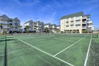 Ocean Isle Condo with Community Pool and Hot Tub! - parking