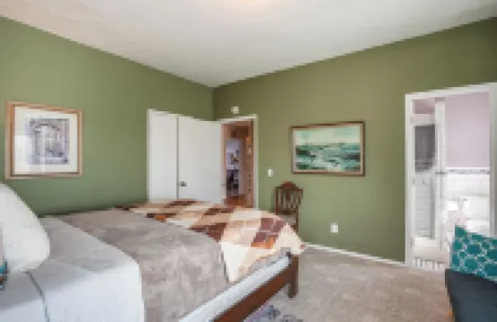 Pet-Friendly Apartment 1 Mi to Lake Merritt!