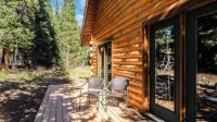 Forest Views, Hot Tub & Fireplace Minutes From Breckenridge Shangri-la Cabin by Avantstay - Country Houses