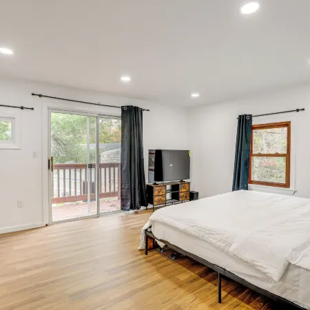Updated Getaway w/ Sauna & Yard in Bloomsbury!