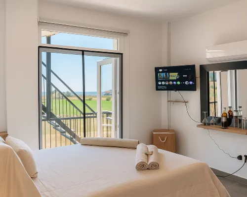 Comfy room with sea view in Villa private pool Hotel a Oroklini