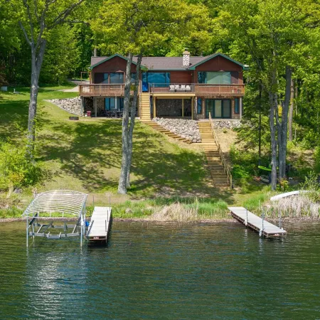 Spruce Haven 3 Bedroom Home by RedAwning