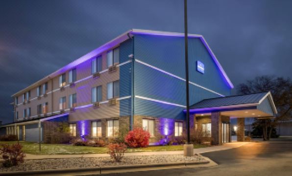 AmericInn by Wyndham Columbus Wisconsin