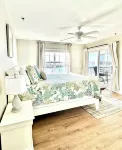 Wake up on the Water. Riverfront Condo with Boat Slip! Hotels in Darien