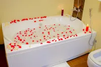 Best Western Parrot Hotel - Bathtub