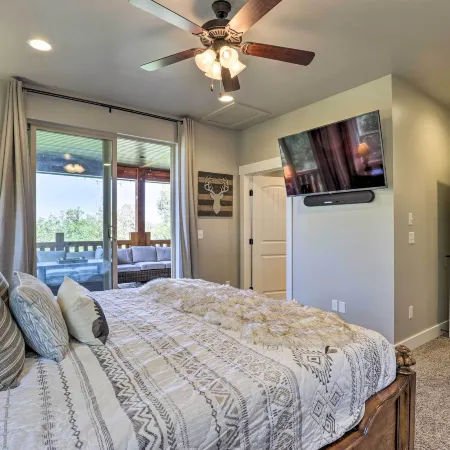 Spacious Resort Cabin in Manti-La SAL Mtns!