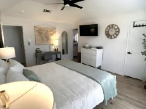 Stunning and Stylish Family Retreat w/Hot Tub, Fire Pit, Kids Room + Game Room