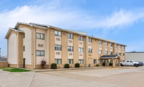 Super 8 by Wyndham Evansville East