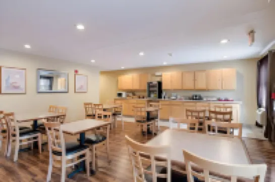 Econo Lodge Painted Post - Corning