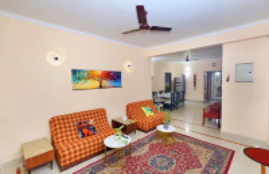 奢華 by Red Olive距離泰姬陵10分鐘三卧住宅