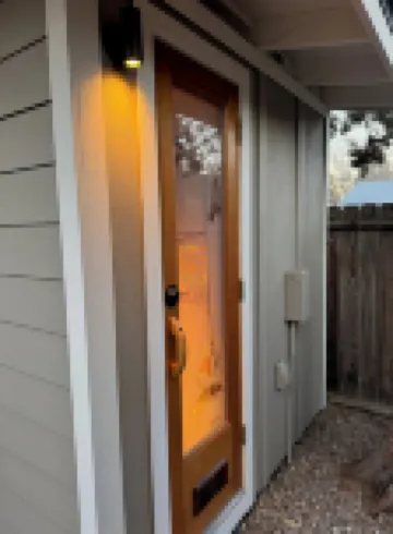 Cute, Quiet & Private Bungalow - Newly Remodeled